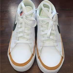 Women’s Nike Court Legacy size 7.5